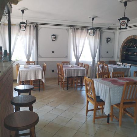 St. Kristof Vendeghaz Hotel Abádszalók Bagian luar foto